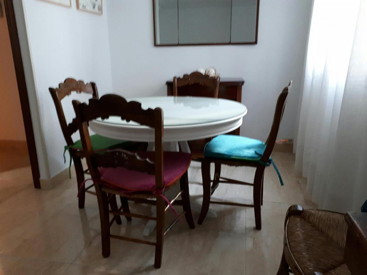 La Libreria De Viana Apartment Cordoba Bilik gambar