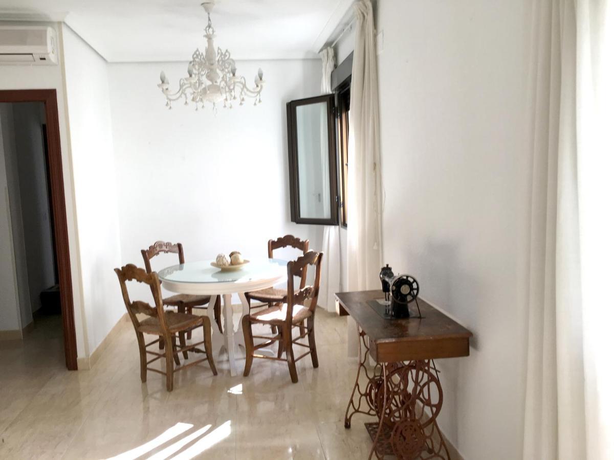 La Libreria De Viana Apartment Cordoba Bilik gambar